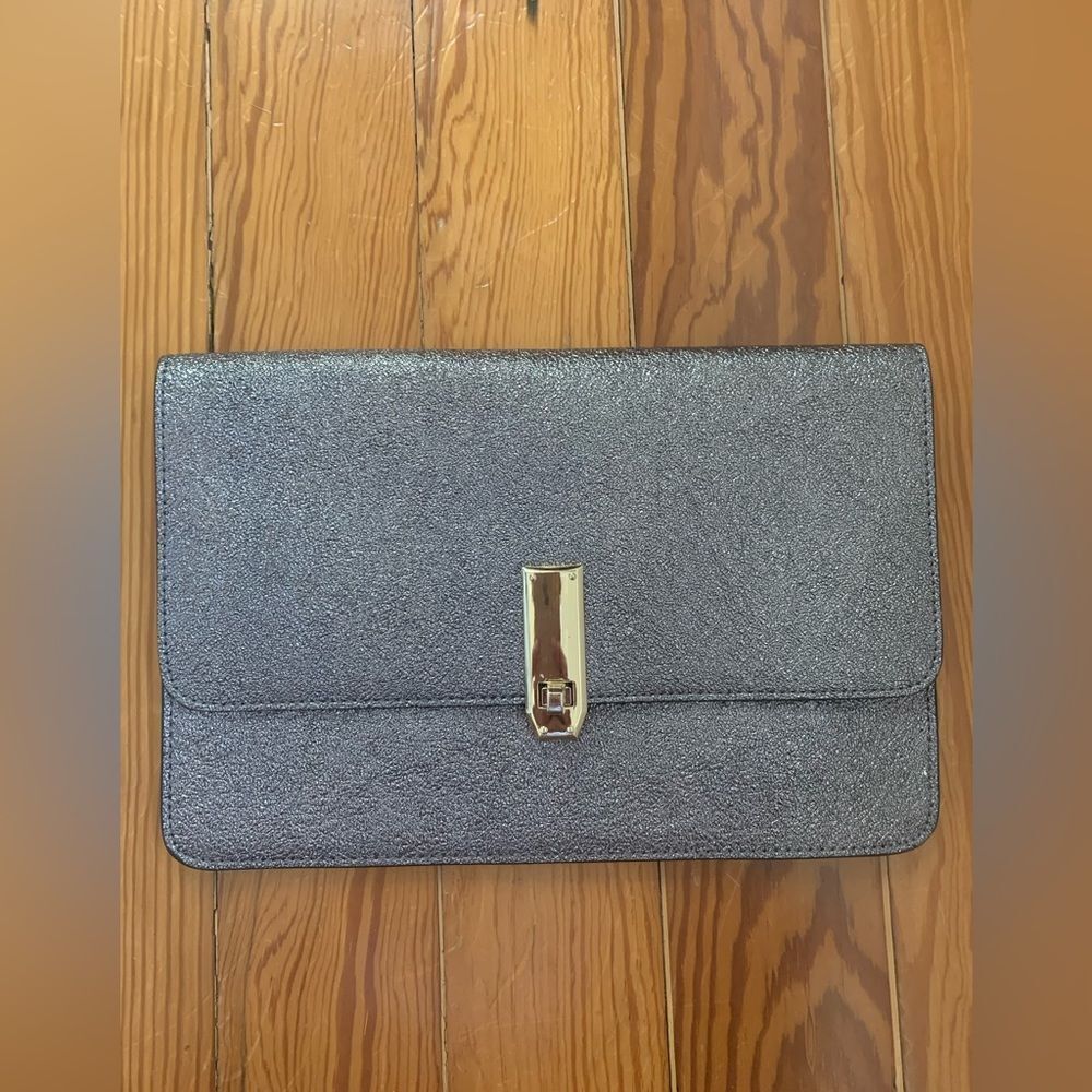 NWT Express Clutch